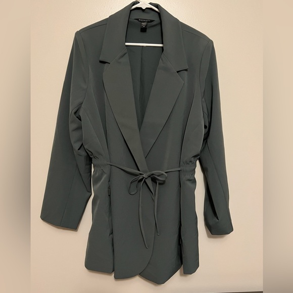 Athleta Endless Primatwill Blazer in Green - Picture 6 of 11